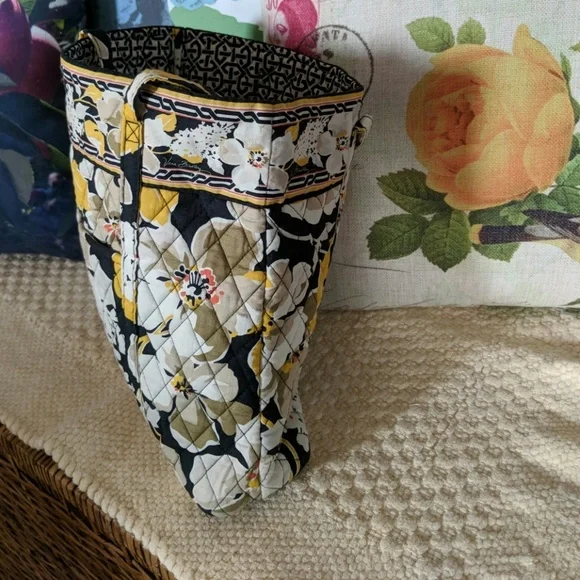 Vera Bradley quilted tote bag floral - Picture 4 of 8